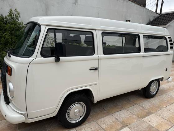 VOLKSWAGEN KOMBI 1.4 MI STD 8V FLEX 4P MANUAL VOLKSWAGEN KOMBI 1.4 MI STD 8V FLEX 4P MANUAL
